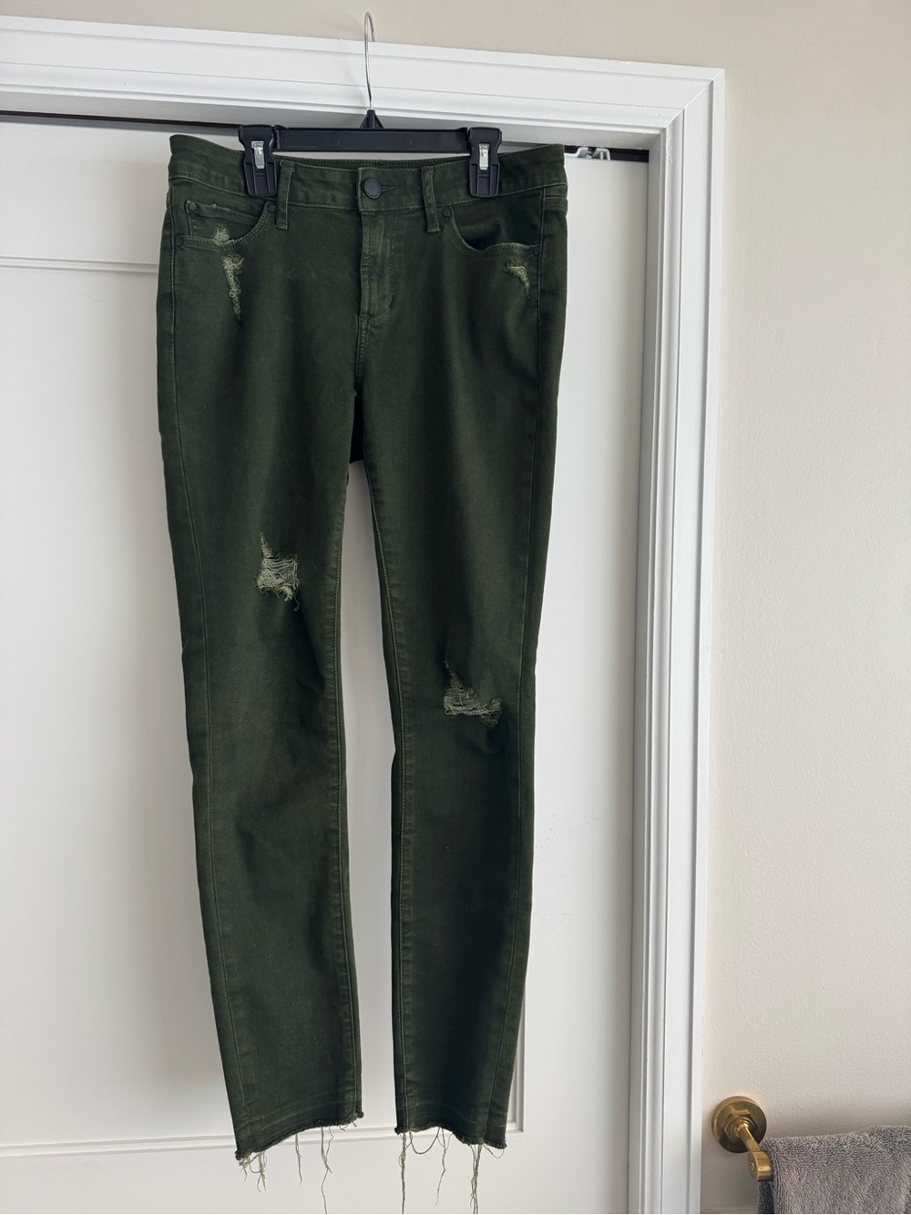 Articles of Society Olive Green Distressed Skinny Jeans, 28